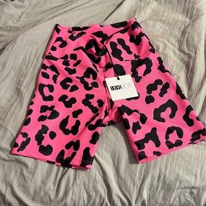 NWT beach riot hot pink leopard short